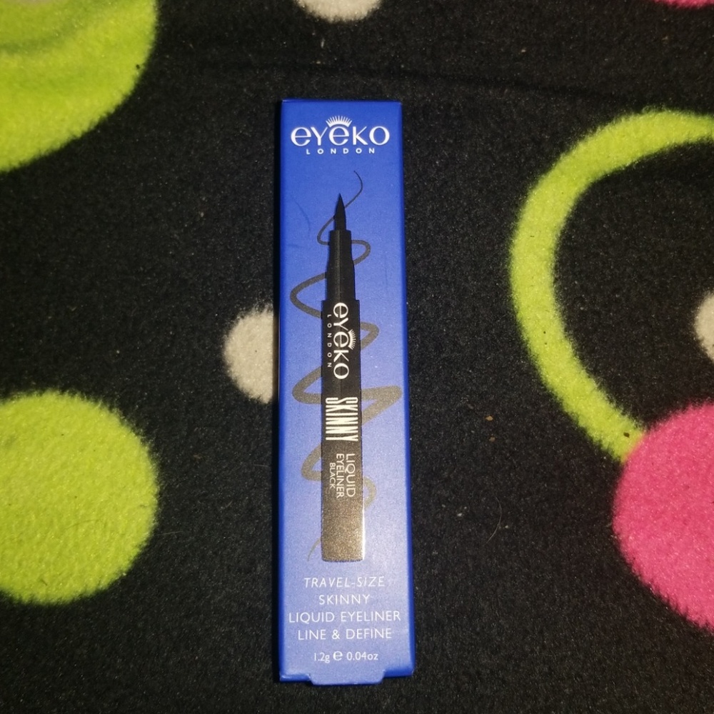 Liquid eyeliner